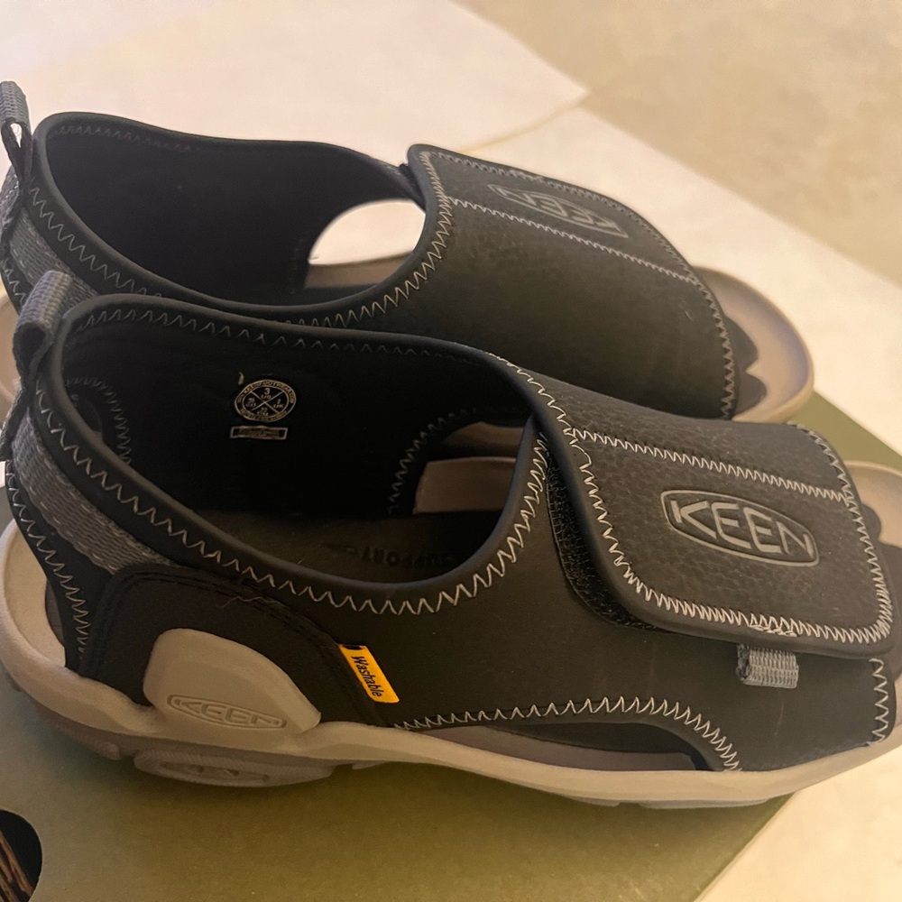 Keen Black and Gray Open-Toe Sandals - Picture 3 of 7